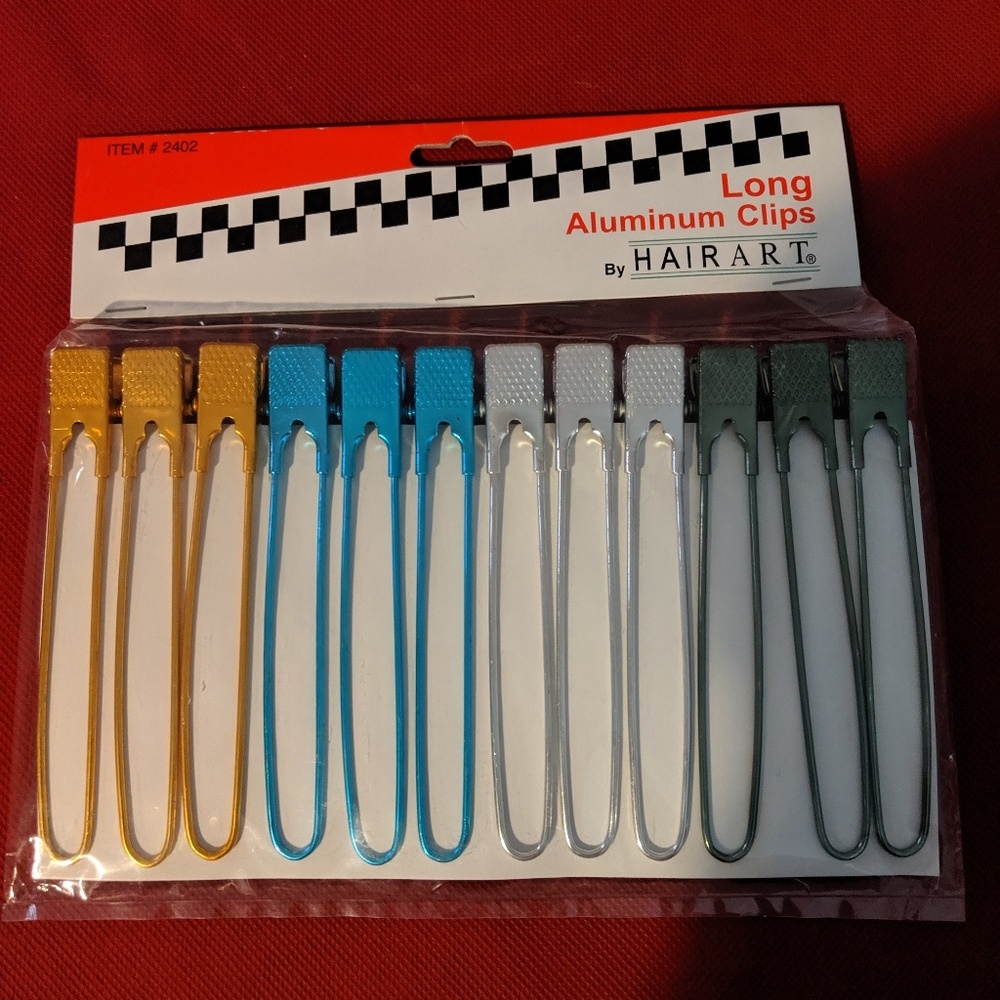 12 aluminum clips.